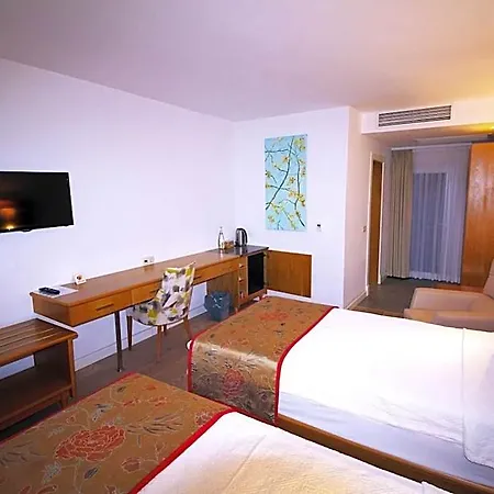 The Losh Hotel 3*