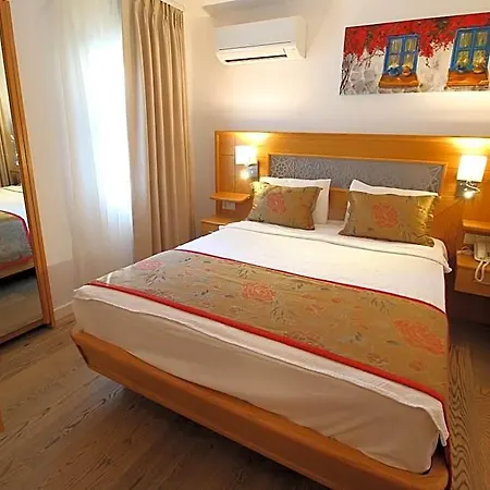 Hotel The Losh 3*